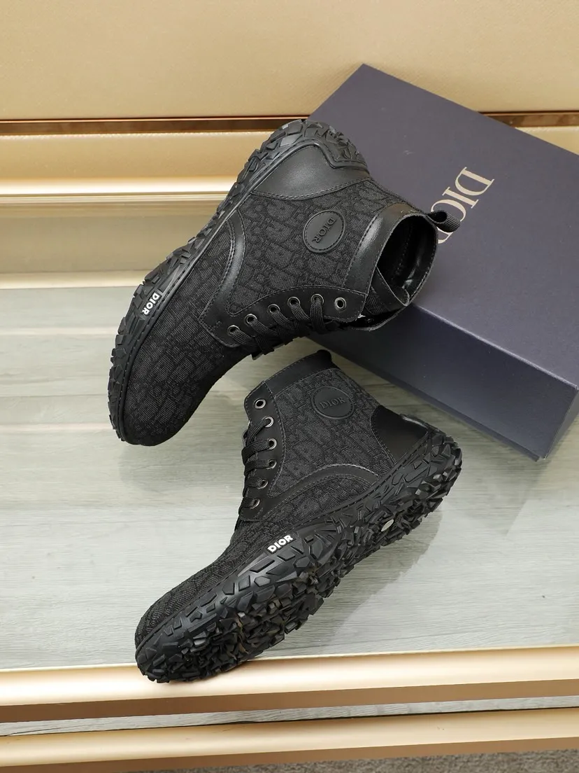 Factory P460 men's shoes💰【Dior】Dior✨ is online simultaneously👏 This casual sports shoe is a new product in the series and continues Di*r's classic style. The upper is made of original first-layer cowhide, paired with a textured outsole, and the brand's iconic details are on the side openings to enhance the style. Fashionable and versatile. Create a casual look. Size: 38-44 (45 customized)